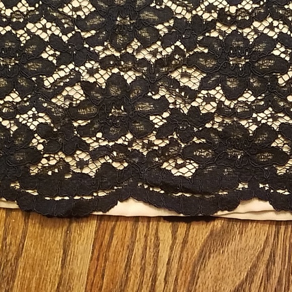 Lace skirt - Picture 2 of 2